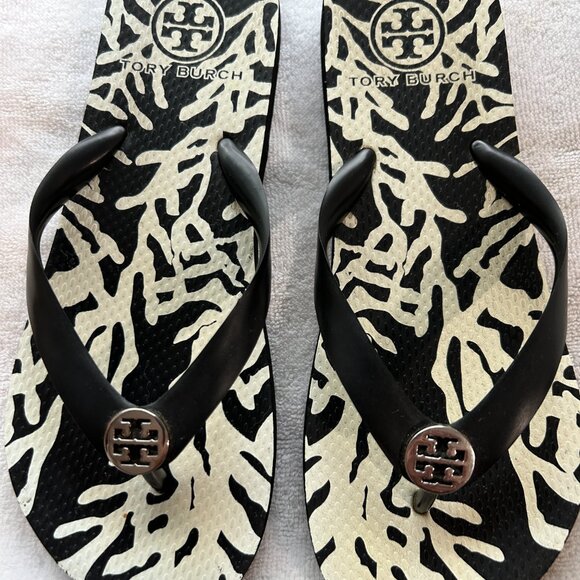 Women's Tory Burch Flip Flops - Picture 4 of 4